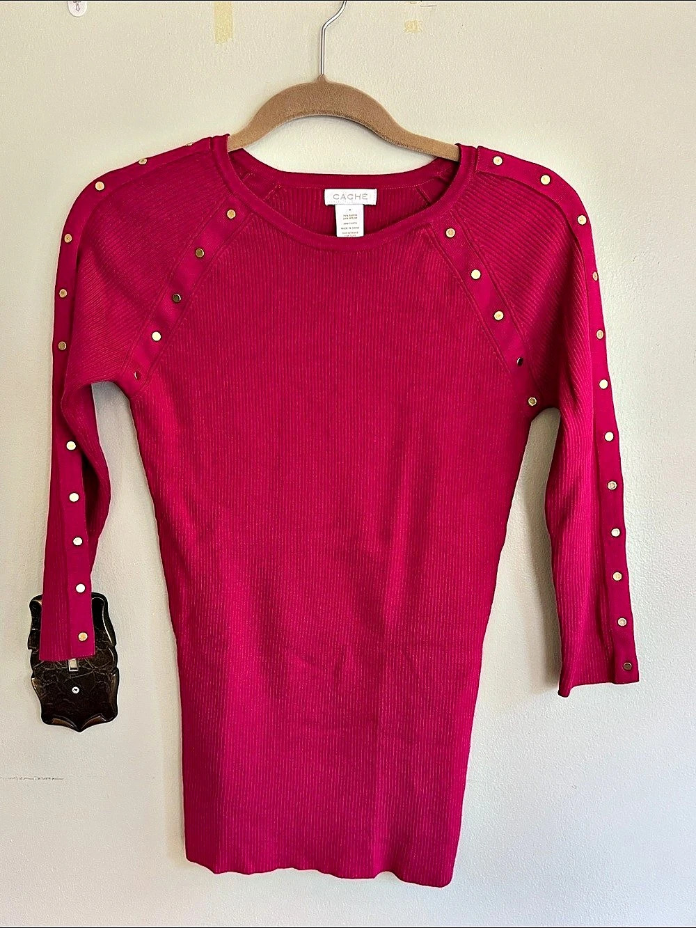 Caché Hot Pink Ribbed Knit Sweater Gold Stud Accent Shoulders & Sleeves size M